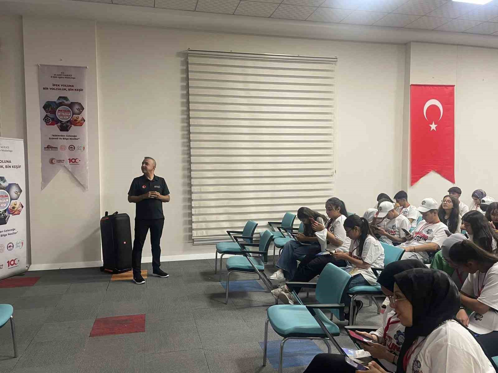elazigda-ogrencilere-afet-ve-acil-durum-yonetimi-egitimi