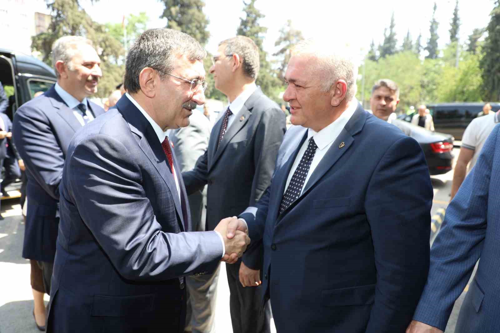 gtb-baskani-akinci-sektorel-talepleri-cumhurbaskani-yardimcisi-yilmaza-sundu