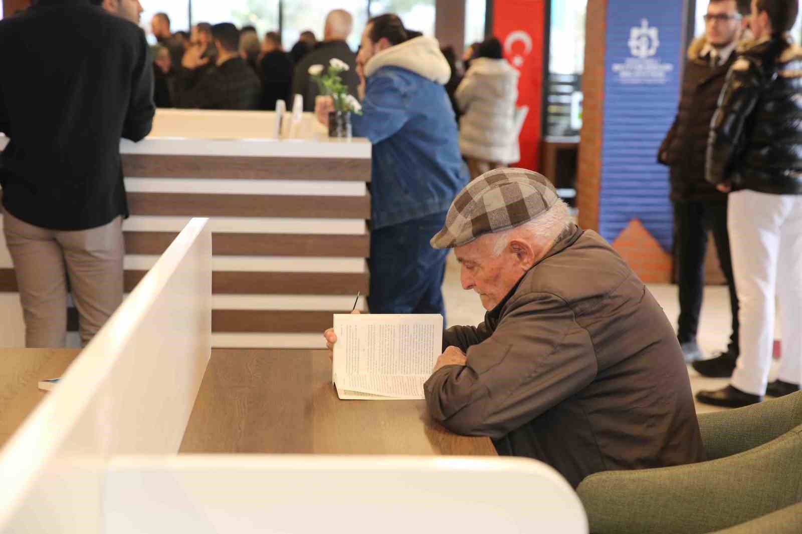 kocaelideki-8-kutuphane-281-bin-kitapseveri-agirladi