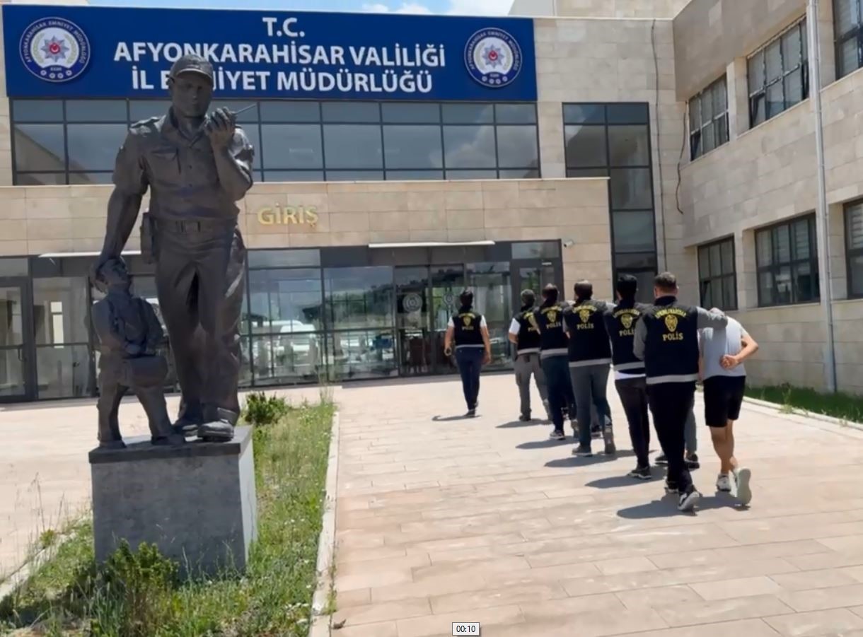 travers-fabrikasindan-250-bin-tllik-bakir-kablo-ve-malzeme-calan-5-kisi-tutuklandi