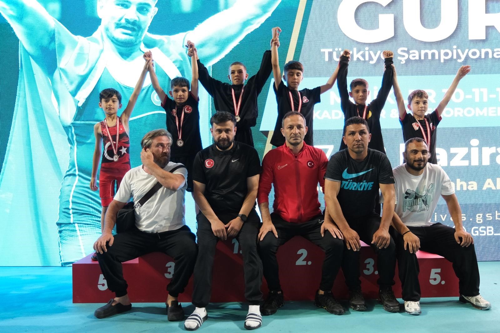 serbest-gures-turkiye-sampiyonasinda-bilecikli-sporculari-buyuk-basarilara-ulasti