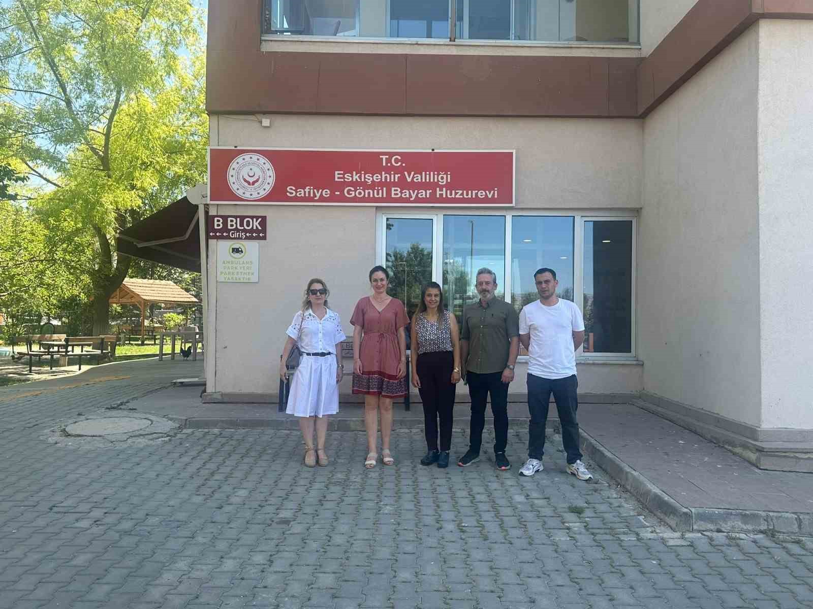 80-yas-ustu-ve-yataga-bagimli-bireyler-icin-e-rapor-sureci-huzurevlerinde-anlatildi