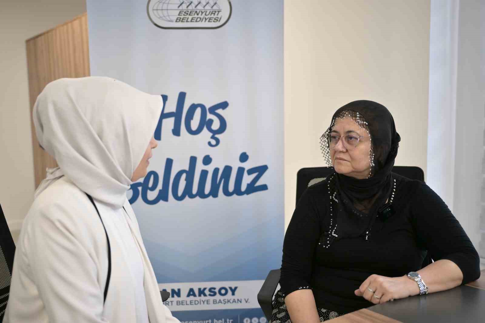 esenyurt-belediyesi-sokaga-atilan-dilber-teyzeye-sahip-cikti
