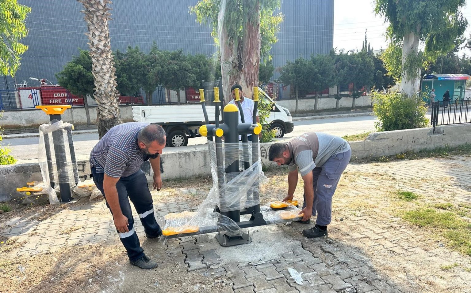 akdeniz-belediyesi-park-ve-yesil-alanlarda-calismalarini-hizlandirdi