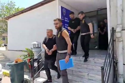 avcilarda-2-kisinin-yaralandigi-silahli-kavgada-3-supheli-adliyeye-sevk-edildi