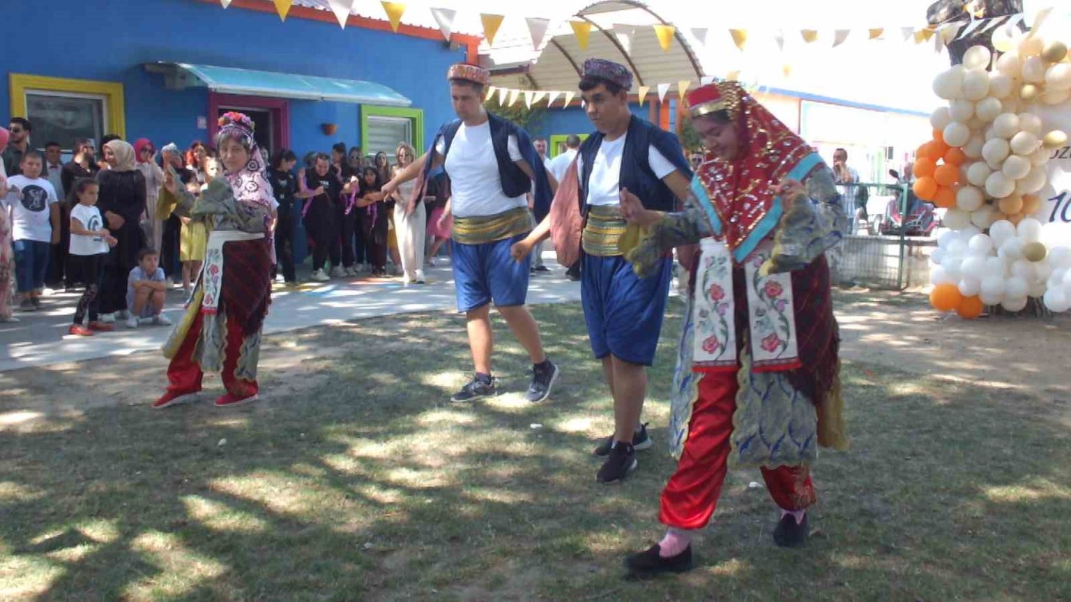 balikesirde-ozel-genclerin-gosterileri-goz-kamastirdi