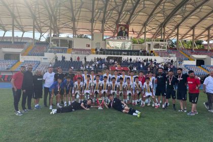 baskan-yalcin-sampiyonu-olan-u15-takimimizi-yurekten-kutluyorum