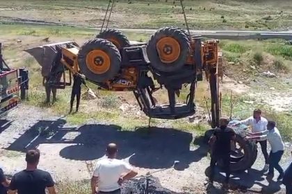 bitliste-is-makinesi-kaza-yapti-1-yarali