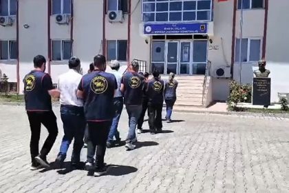 canta-icerisinde-olu-bulunan-bebegin-failleri-20-sene-sonra-yakalandi