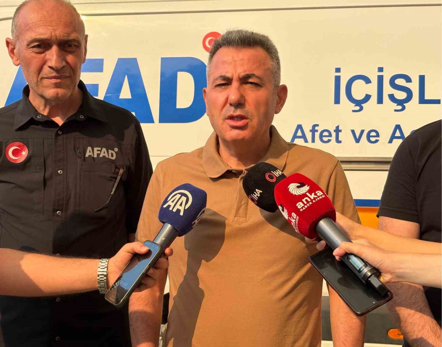 izmir-valisi-elban-yangin-henuz-kontrol-atina-alinmadi