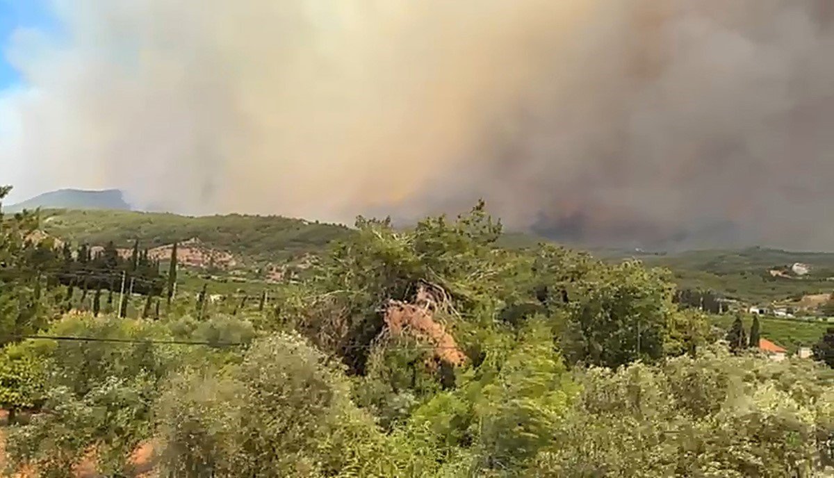 izmirdeki-orman-yanginda-kullanilan-ucak-sayisi-18e-cikti