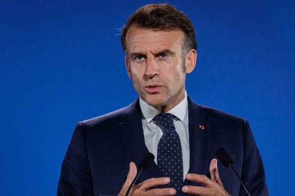 macrondan-pezeskiyana-fransiz-tutuklulari-serbest-birakin-telefonu