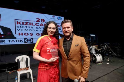 meltem-leylekoglu-tavasta-hayranlariyla-bulustu