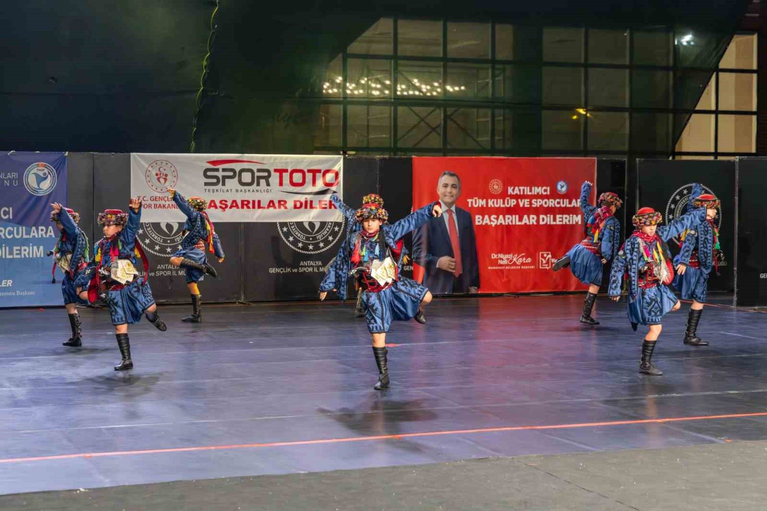 minikler-turkiye-halk-oyunlari-sampiyonasi-manavgatta-coskuyla-sona-erdi