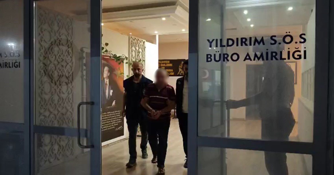 pazarci-supheliye-operasyon-aracindan-ve-evinden-121-litre-sahte-icki-cikti
