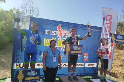 akhisarli-pedallar-gebzede-kursuye-cikti