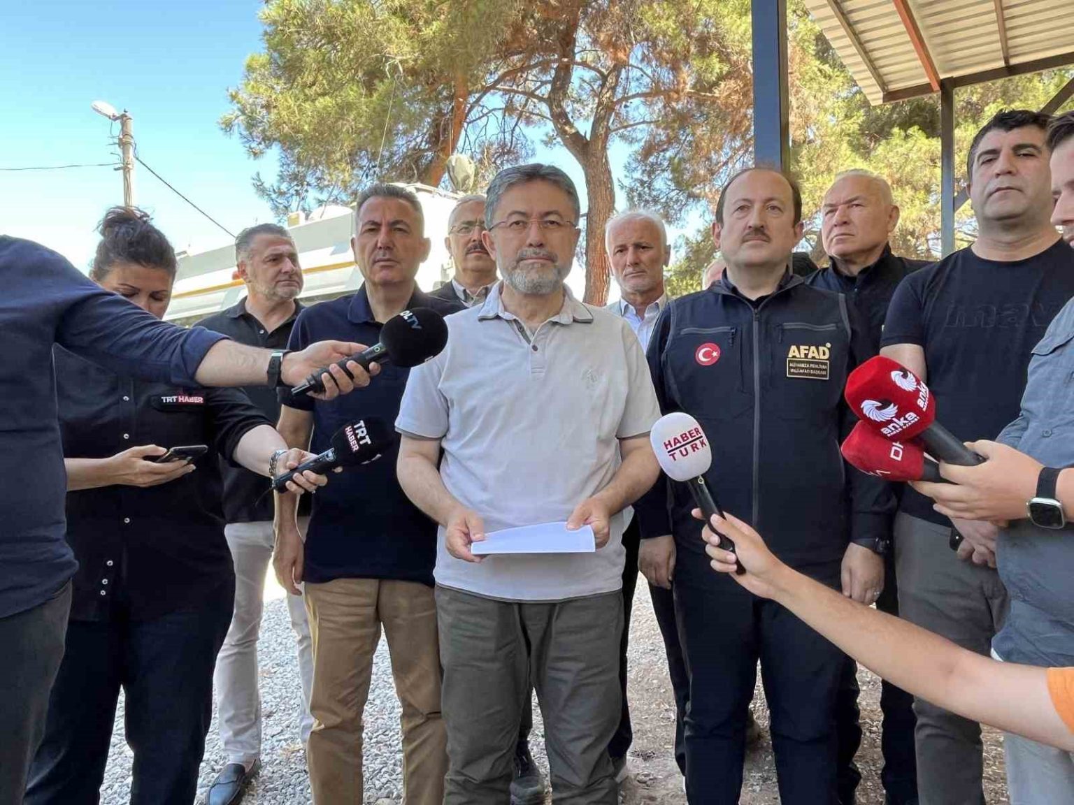 bakan-yumakli-izmirdeki-yanginin-enerjisi-dusuruldu
