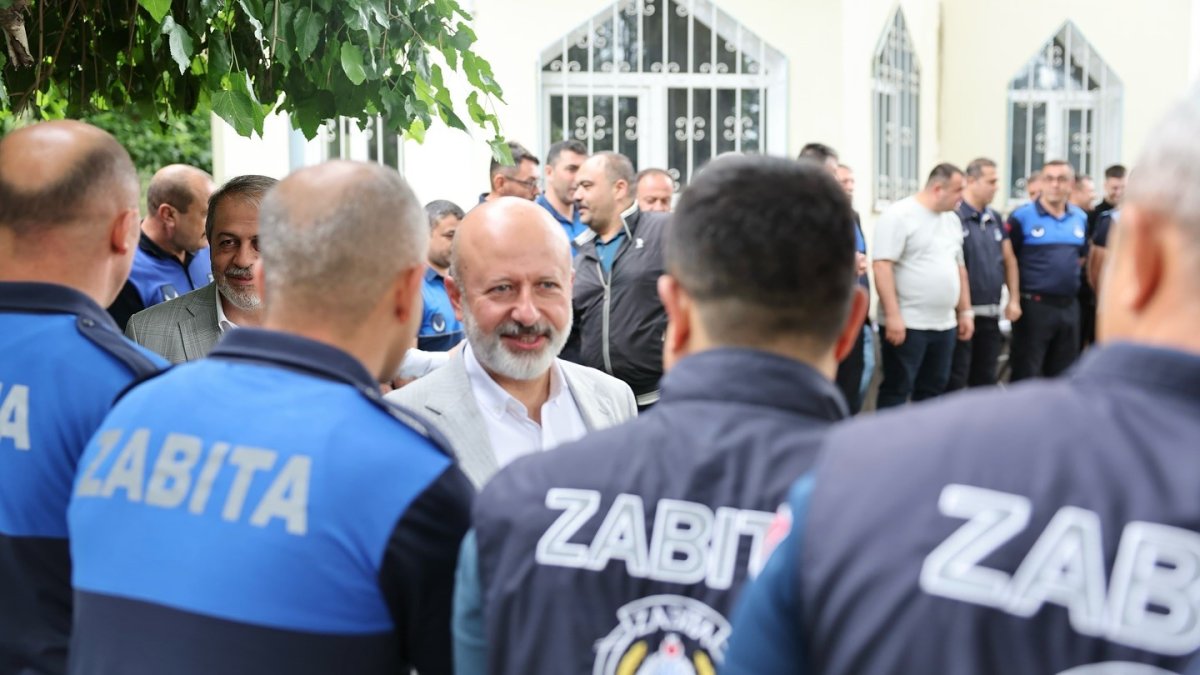 baskan-colakbayrakdar-zabita-ekibimiz-sehrin-huzuruna-katki-sagliyor