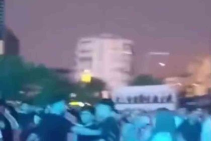 bursada-buray-konserinde-kavga-cikti-o-anlar-kamerada