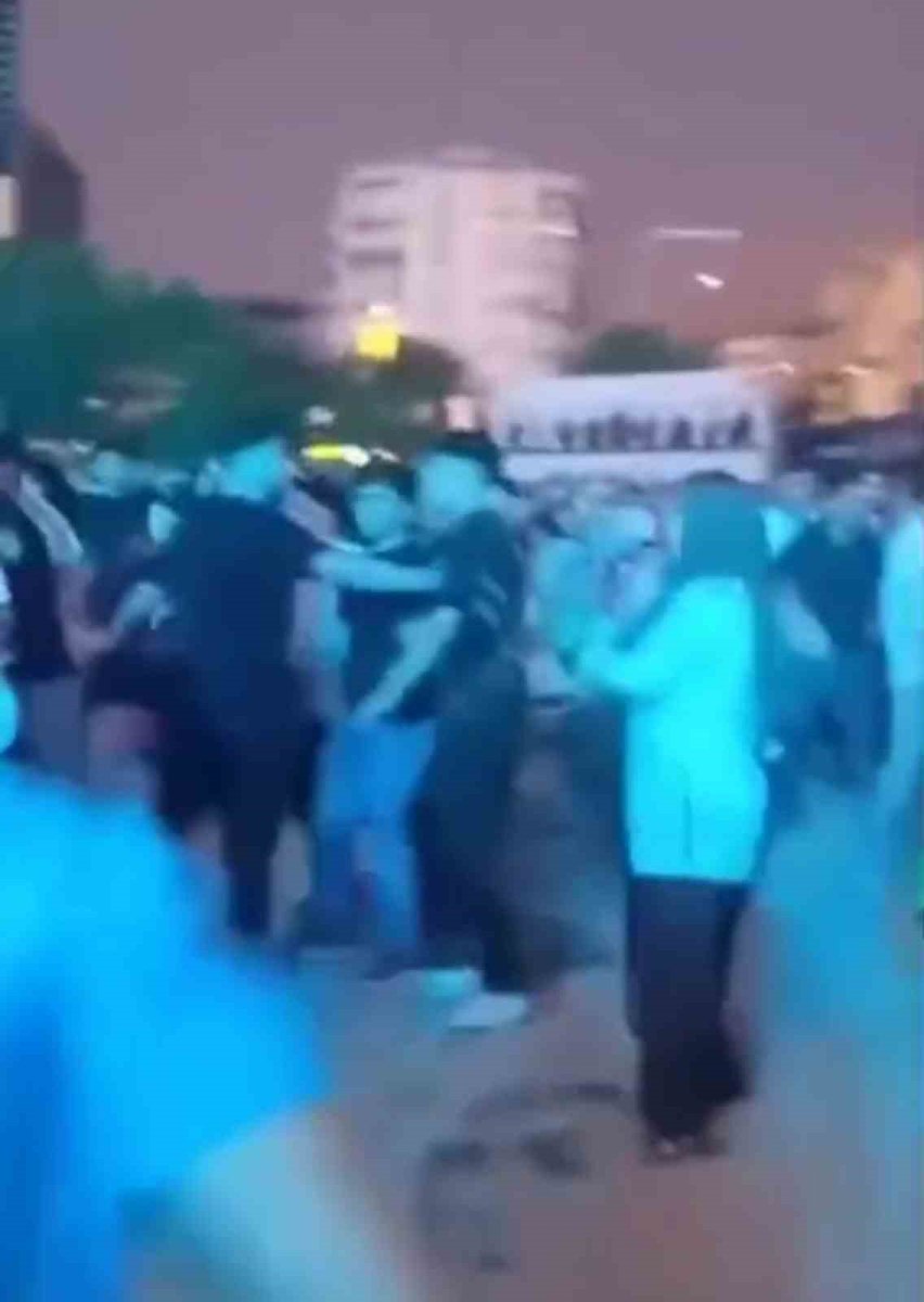 bursada-buray-konserinde-kavga-cikti-o-anlar-kamerada