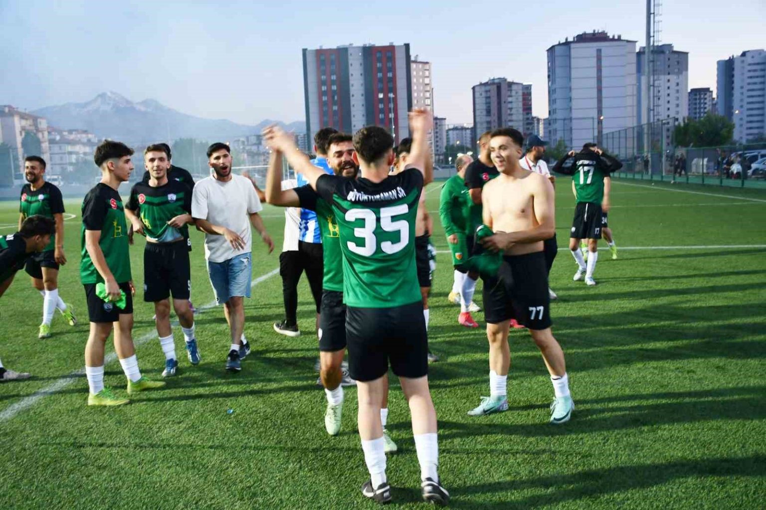 buyuk-toramanspor-1-amator-kumeye-yukseldi