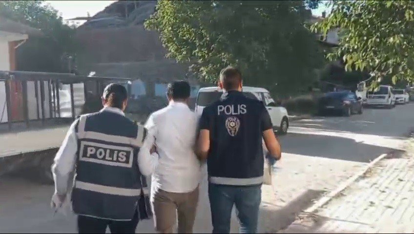 erzurum-merkezli-8-ilde-dolandiricilik-operasyonu-9-gozalti