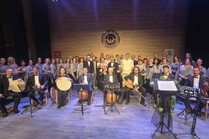 eskisehirde-zodyak-ezgiler-turk-muzigi-konseri-yogun-ilgiyle-izlendi