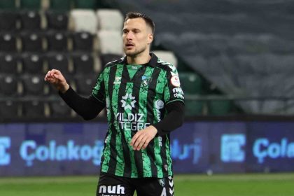 josip-vukovicten-kocaelispor-camiasina-duygusal-veda