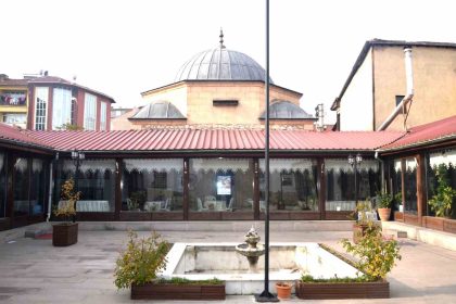 kutahya-rustem-pasa-medresesi-tarihe-isik-tutuyor