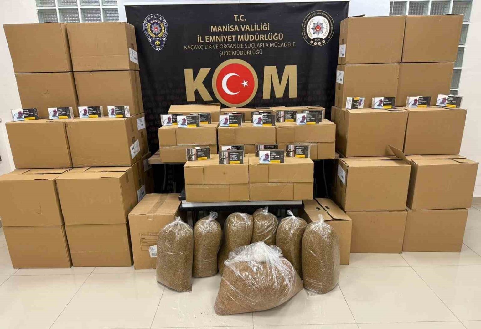 manisada-kacak-tutun-ve-icki-operasyonu-5-gozalti