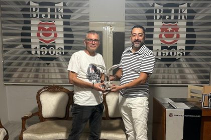 salihli-besiktaslilar-derneginde-bayrak-degisimi
