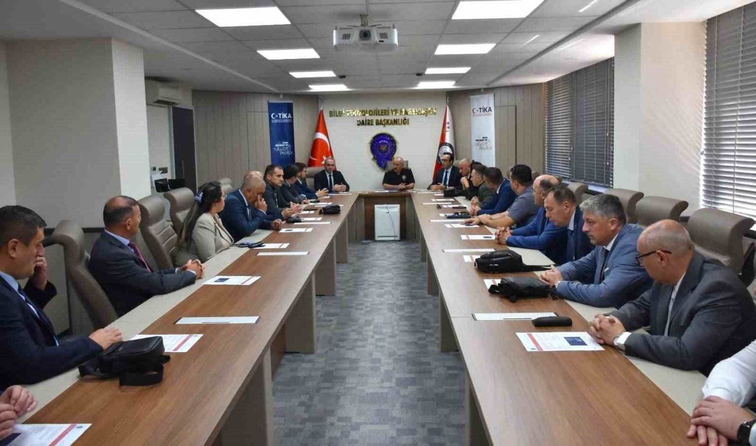 tikadan-bosna-hersekli-emniyet-mensuplarina-yonelik-egitim