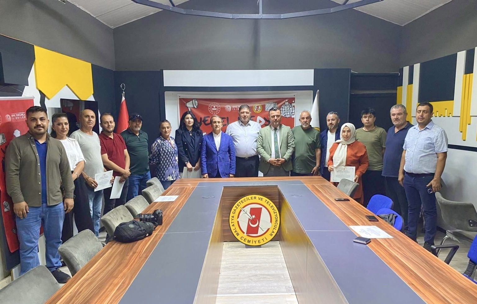yerel-medya-akademisi-final-yapti