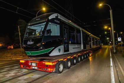 7nci-tramvay-raylara-indirildi