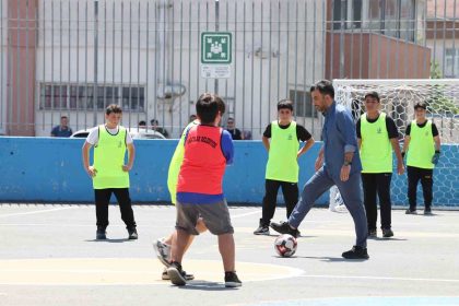 bagcilarda-cocuklar-yaz-tatilini-spor-yaparak-geciriyor
