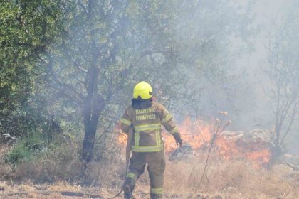 balikesir-itfaiyesi-12-gunde-971-yangina-mudahale-etti