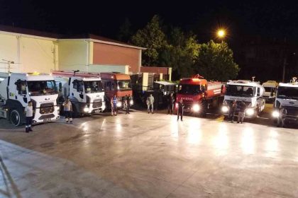 baskan-altay-itfaiye-ekiplerimiz-antakyadaki-yangina-mudahale-icin-gece-yola-cikti