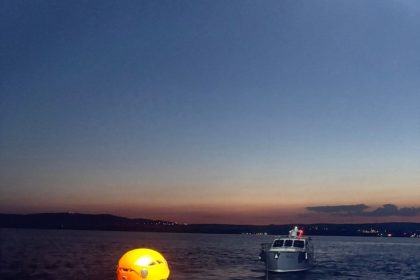canakkale-bogazinda-suruklenen-teknedeki-6-kisi-kurtarildi