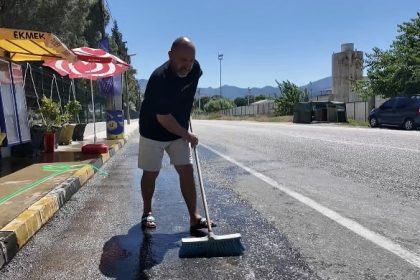 cevreci-bakkala-baskan-okuzcuoglundan-plaket