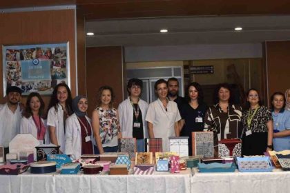 esogu-hastanesinde-ugras-tedavisi-el-sanatlari-sergisi-acildi