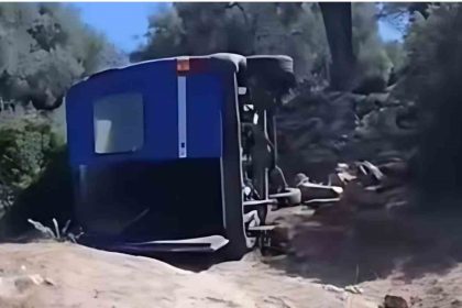 freni-tutmayan-minibus-devrildi-6-yarali