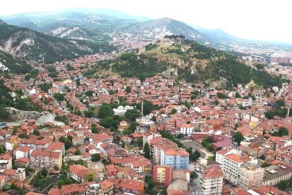 kutahyadan-yurtdisina-goc-gelen-gocun-iki-katini-gecti