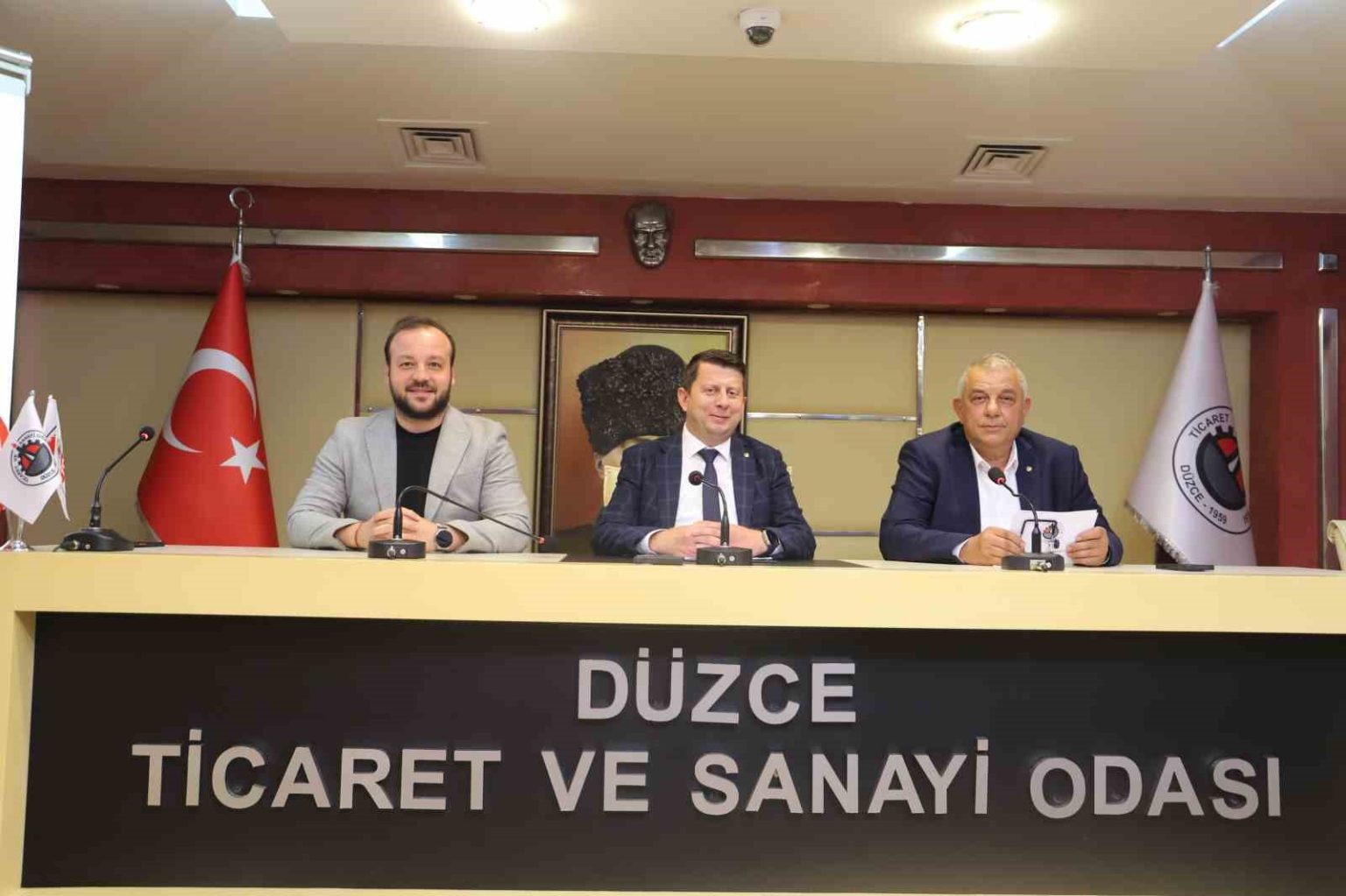 meclis-toplantisinda-gundem-duzce-fuari