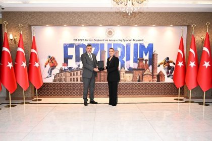 yargi-mensuplarindan-vali-ciftciye-veda-ziyareti