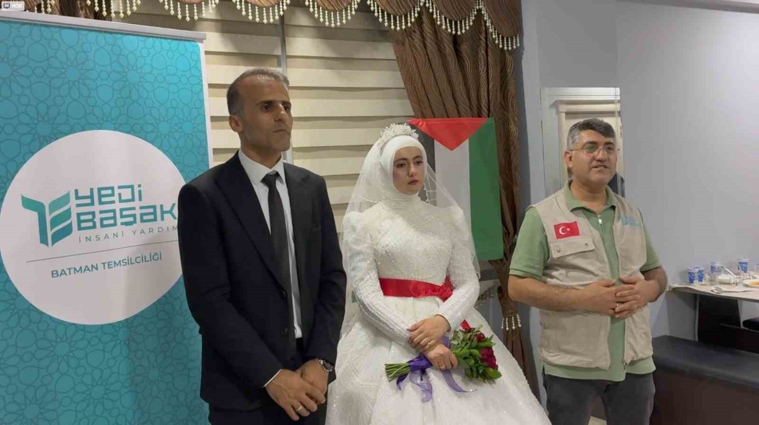 batmanli-genc-cift-dugun-sofrasini-gazze-ile-paylasti