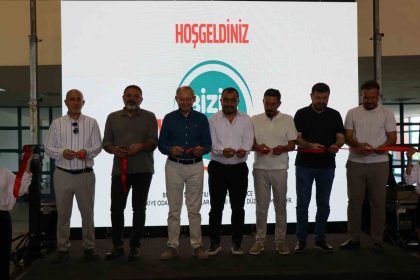 egenin-en-kapsamli-ve-konserli-ilk-otomotiv-fuari-denizlide-ziyarete-acildi