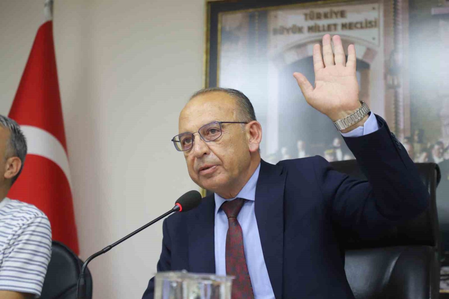 ferdi-zeyrekin-ismi-turgutluda-yasayacak