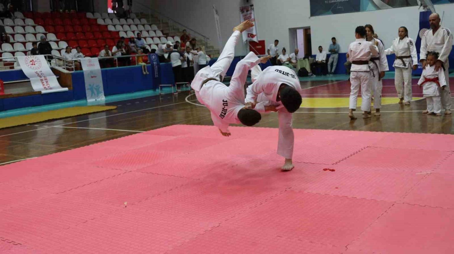 gsb-spor-okullari-ve-engelsiz-spor-okullarinin-acilisi-gerceklestirildi
