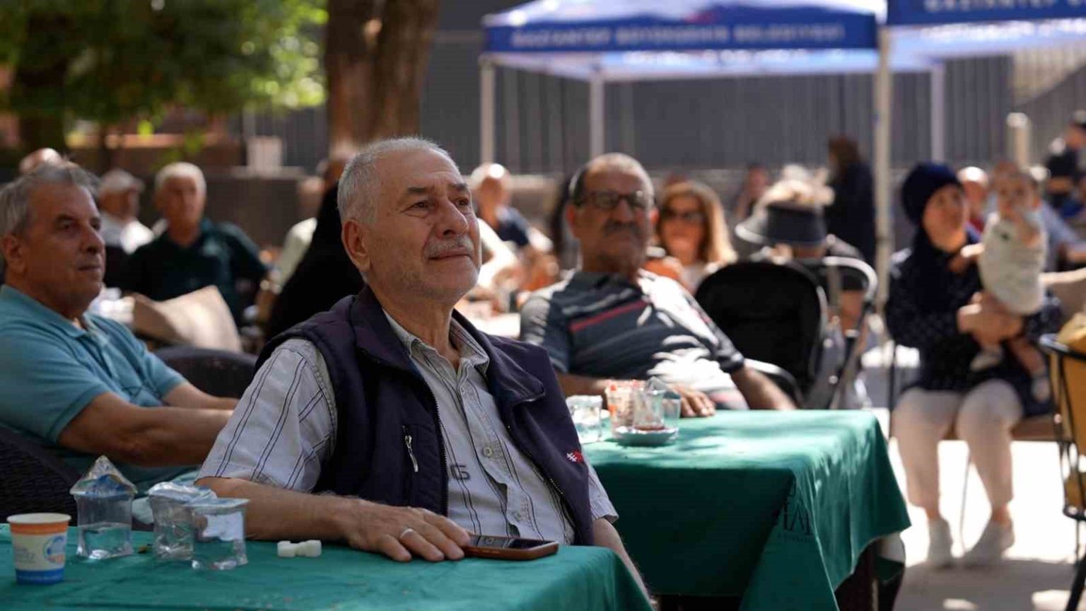 hizmete-giren-emekliler-lokaline-kisa-surede-yogun-ilgi