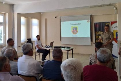 jandarma-ekipleri-koylerde-bilgilendirme-calismalarini-surduruyor